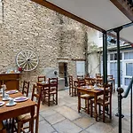 Des Tonneliers Hotel