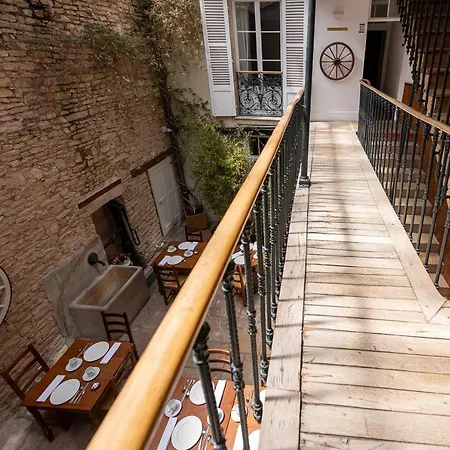 Otel Des Tonneliers 3*