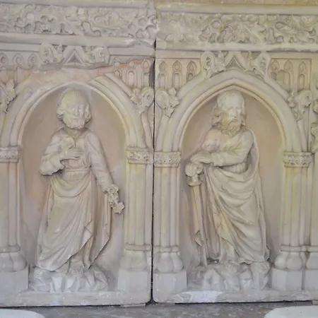 Des Tonneliers Beaune (Cote d'Or)